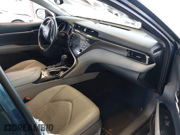 2019 Toyota Camry XSE with VIN 4T1B61HK6KU287595, listed as a IAAI auction lot 41691931 with 86,603 mi miles. Bid and sale history available at carsss.com. Image 5.