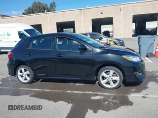 2010 Toyota Matrix S z VIN 2T1LE4EE3AC013164, wystawiony jako IAAI lot #41819287 z przebiegiem 78 028 mil mil oraz . Historia ofert i sprzedaży dostępna na DreamBid. Obrazek 13.