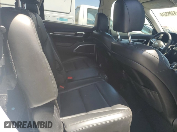 2021 Kia Telluride LX with VIN 5XYP24HC6MG131061, listed as a Copart auction lot 61263645 with 96,963 mi miles and Salvage title. Bid and sale history available at DreamBid. Image 10.