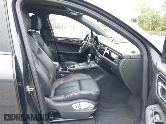 2020 Porsche Macan with VIN WP1AA2A54LLB01700, listed as a IAAI auction lot 41383568 with 49,338 mi miles and . Bid and sale history available at DreamBid. Image 5.