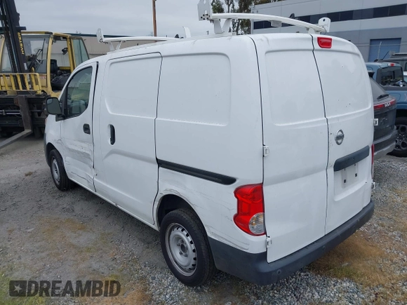 2015 Nissan NV200 SV with VIN 3N6CM0KNXFK710080, listed as a IAAI auction lot 41831172 with 144,397 mi miles. Bid and sale history available at carsss.com. Image 3.
