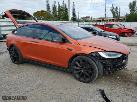 2017 Tesla Model X 90D with VIN 5YJXCBE23HF075784, listed as a Copart auction lot 37729833 with 119,350 mi miles. Bid and sale history available at carsss.com. Image 4.