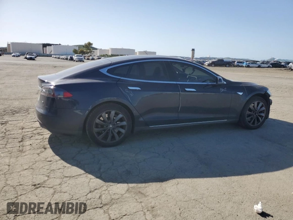 2013 Tesla Model S z VIN 5YJSA1CN8DFP05395, wystawiony jako Copart lot #51771645 z przebiegiem 111 851 mil mil oraz Szkoda całkowita • Salvage title. Historia ofert i sprzedaży dostępna na DreamBid. Obrazek 3.