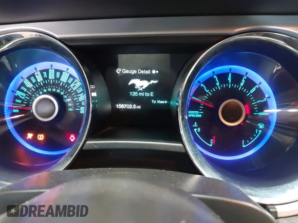2013 Ford Mustang V6 с VIN 1ZVBP8EM8D5200645, выставлен на аукционе IAAI как лот 41035547 с пробегом 156 702 миль миль и . История ставок и продаж доступна на DreamBid. Изображение 7.
