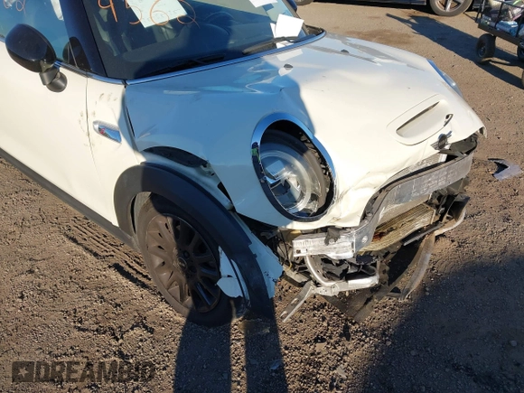 2020 MINI Hardtop Cooper S z VIN WMWXR5C00L2L49498, wystawiony jako IAAI lot #40679562 z przebiegiem 48 387 mil mil oraz . Historia ofert i sprzedaży dostępna na DreamBid. Obrazek 19.