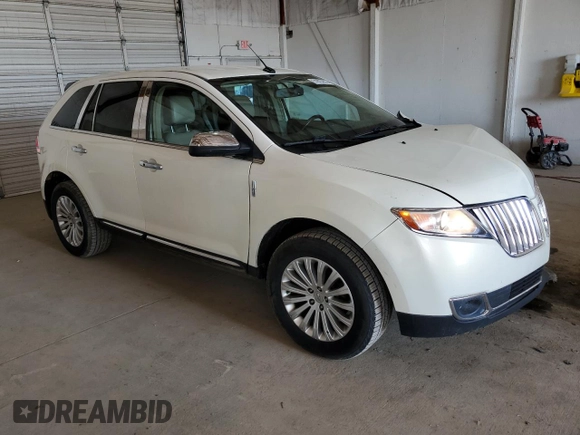 2013 Lincoln MKX z VIN 2LMDJ6JKXDBL19895, wystawiony jako Copart lot #51623655 z przebiegiem 245 542 mil mil oraz Szkoda całkowita • Salvage title. Historia ofert i sprzedaży dostępna na DreamBid. Obrazek 4.