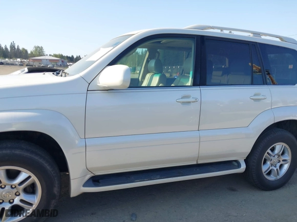 2007 Lexus GX 470 with VIN JTJBT20X870131127, listed as a IAAI auction lot 42111172 with 203,780 mi miles. Bid and sale history available at carsss.com. Image 14.