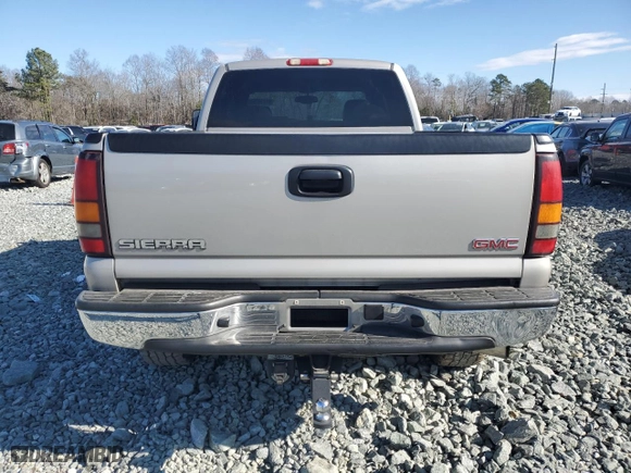 2007 GMC Sierra 2500HD Classic SLE1 with VIN 1GTHK29D97E102490, listed as a Copart auction lot 87214914 with 262,191 mi miles and Salvage Title. Bid and sale history available at carsss.com. Image 6.