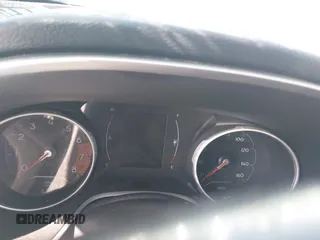 2020 Jeep Compass Altitude z VIN 3C4NJCBB8LT199034, wystawiony jako IAAI lot #42008510 z przebiegiem Nie podano mil oraz . Historia ofert i sprzedaży dostępna na DreamBid. Obrazek 14.