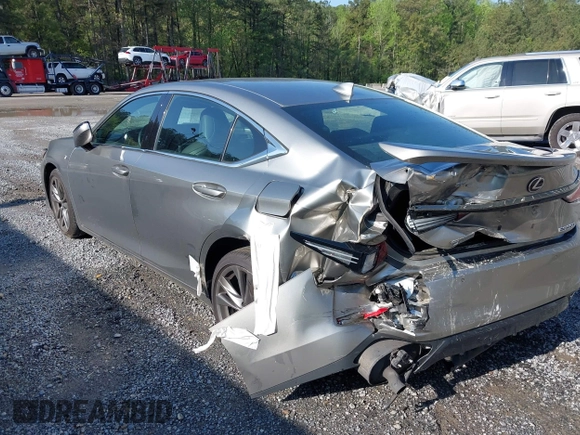 2019 Lexus ES with VIN 58ABZ1B19KU023027, listed as a IAAI auction lot 41935746 with 72,360 mi miles. Bid and sale history available at carsss.com. Image 3.