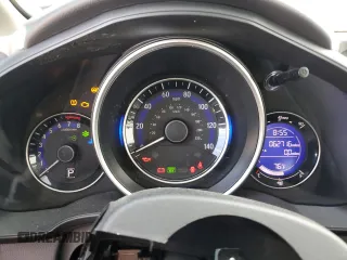 2019 Honda Fit LX z VIN 3HGGK5H46KM746970, wystawiony jako Copart lot #56474845 z przebiegiem 62 716 mil mil oraz Szkoda całkowita • Salvage title. Historia ofert i sprzedaży dostępna na DreamBid. Obrazek 9.