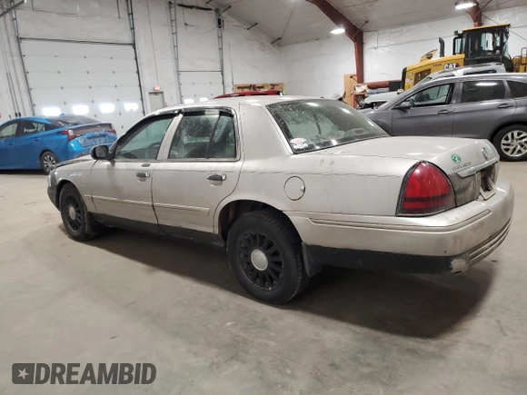 2008 Mercury Grand Marquis LS z VIN 2MEHM75V68X635918, wystawiony jako Copart lot #52676235 z przebiegiem 153 040 mil mil oraz Szkody całkowita. Historia ofert i sprzedaży dostępna na DreamBid. Obrazek 2.