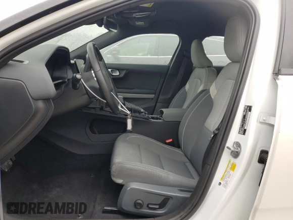 2023 Polestar 2 with VIN YSMED3KAXPL143584, listed as a Copart auction lot 54398925 with 43,789 mi miles and Clean Title. Bid and sale history available at DreamBid. Image 7.
