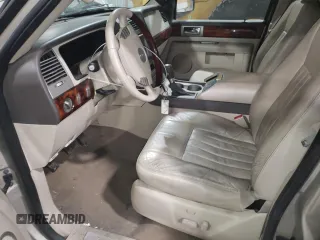 2004 Lincoln Navigator Luxury with VIN 5LMFU28R84LJ19005, listed as a Copart auction lot 61062514 with 171,598 mi miles and Non Repairable. Bid and sale history available at carsss.com. Image 7.
