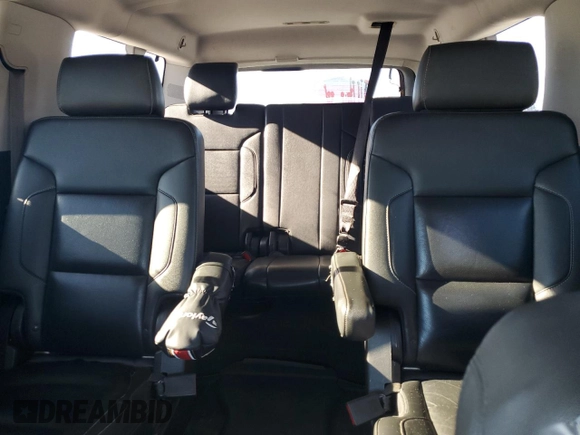 2018 Chevrolet Suburban Premier z VIN 1GNSKJKC2JR250540, wystawiony jako Copart lot #80126884 z przebiegiem 398 087 mil mil oraz Czysty tytuł • Clean title. Historia ofert i sprzedaży dostępna na DreamBid. Obrazek 10.