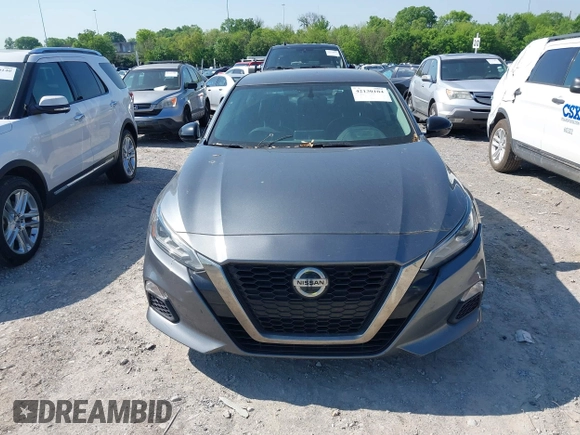 2019 Nissan Altima 2.5 SR with VIN 1N4BL4CV0KC163432, listed as a IAAI auction lot 42130104 with 186,452 mi miles. Bid and sale history available at carsss.com. Image 12.