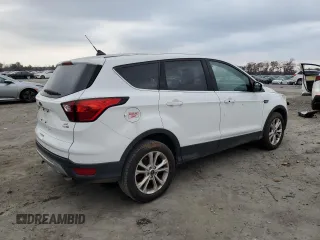 2019 Ford Escape SE with VIN 1FMCU9GDXKUB96437, listed as a Copart auction lot 81460644 with 145,466 mi miles and Clean Title. Bid and sale history available at carsss.com. Image 3.