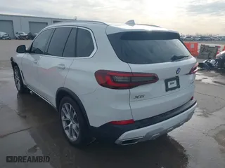 2020 BMW X5 sDrive40i with VIN 5UXCR4C07L9C72634, listed as a IAAI auction lot 41729802 with 1 mi miles. Bid and sale history available at carsss.com. Image 3.