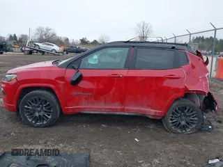 2024 Jeep Compass Limited with VIN 3C4NJDCNXRT600798, listed as a IAAI auction lot 41774417 with 9,729 mi miles and . Bid and sale history available at carsss.com. Image 15.