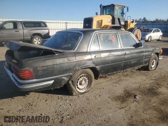 1979 Mercedes-Benz C z VIN 11602510143405, wystawiony jako Copart lot #47613255 z przebiegiem 247 571 mil mil oraz Czysty tytuł • Clean title. Historia ofert i sprzedaży dostępna na DreamBid. Obrazek 3.