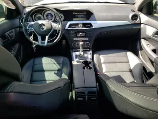 2015 Mercedes-Benz C 350 z VIN WDDGJ8JB9FG384277, wystawiony jako Copart lot #50709404 z przebiegiem 54 349 mil mil oraz . Historia ofert i sprzedaży dostępna na DreamBid. Obrazek 8.
