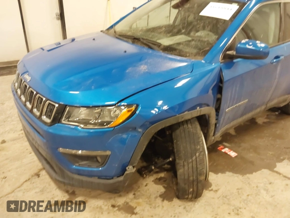 2018 Jeep Compass Altitude with VIN 3C4NJDBB5JT345165, listed as a IAAI auction lot 41618844 with 66,226 mi miles and . Bid and sale history available at carsss.com. Image 6.