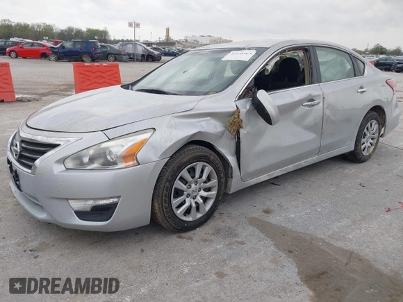 2013 Nissan Altima 2.5 S with VIN 1N4AL3AP3DC255289, listed as a IAAI auction lot 41938965 with 212,727 mi miles and . Bid and sale history available at carsss.com. Image 18.