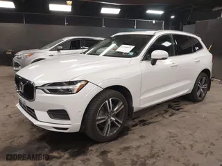 2019 Volvo XC60 Momentum with VIN LYVA22RK2KB230191, listed as a IAAI auction lot 41248426 with NaN miles. Bid and sale history available at carsss.com. Image 17.