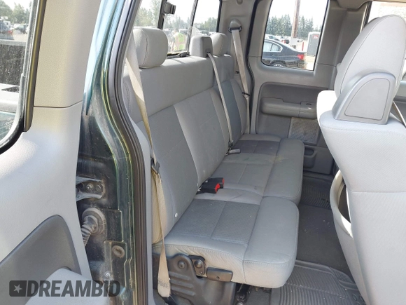 2007 Ford F-150 XL z VIN 1FTPX12V47FB44912, wystawiony jako IAAI lot #42520469 z przebiegiem 163 277 mil mil oraz . Historia ofert i sprzedaży dostępna na DreamBid. Obrazek 8.