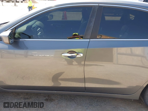2017 Nissan Altima SR z VIN 1N4AL3AP9HC253312, wystawiony jako IAAI lot #42019699 z przebiegiem 139 440 mil mil oraz . Historia ofert i sprzedaży dostępna na DreamBid. Obrazek 14.