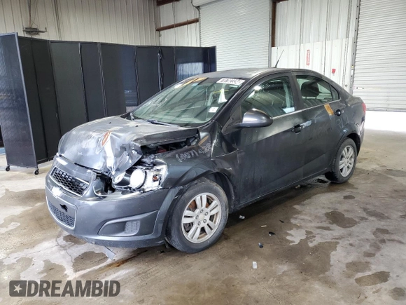 2014 Chevrolet Sonic LT z VIN 1G1JC5SH1E4118997, wystawiony jako Copart lot #70792334 z przebiegiem 166 691 mil mil oraz Szkoda całkowita • Salvage title. Historia ofert i sprzedaży dostępna na DreamBid. Obrazek 1.
