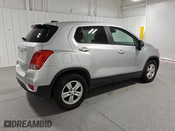 2020 Chevrolet Trax LS with VIN 3GNCJKSBXLL299838, listed as a Copart auction lot 86515304 with 111,091 mi miles and Clean Title. Bid and sale history available at carsss.com. Image 3.
