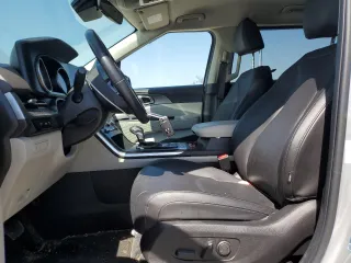 2022 Kia Carnival LXS with VIN KNDNB4H39N6110345, listed as a Copart auction lot 51026064 with 56,711 mi miles and Non Repairable. Bid and sale history available at carsss.com. Image 7.