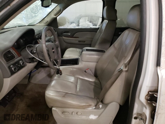 2009 GMC Yukon SLT w/4SB with VIN 1GKFK33099R252828, listed as a Copart auction lot 43205945 with 301,544 mi miles and Salvage Title. Bid and sale history available at carsss.com. Image 7.