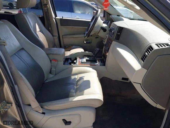 2005 Jeep Grand Cherokee Limited with VIN 1J4HR58N05C523654, listed as a IAAI auction lot 41733481 with 1 mi miles. Bid and sale history available at carsss.com. Image 5.