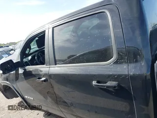 2021 Ram 1500 Laramie z VIN 1C6SRFJT4MN799792, wystawiony jako IAAI lot #41838329 z przebiegiem 106 968 mil mil oraz . Historia ofert i sprzedaży dostępna na DreamBid. Obrazek 14.