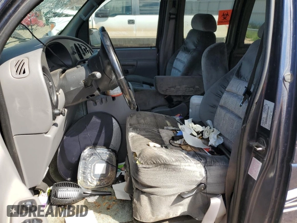 2001 Ford Econoline Cargo with VIN 1FDRE14W41HB55470, listed as a Copart auction lot 64990214 with 176,643 mi miles and Clean Title. Bid and sale history available at DreamBid. Image 7.