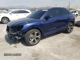 2024 Audi Q3 S line Premium Plus z VIN WA1EECF32R1152163, wystawiony jako Copart lot #50063975 z przebiegiem 11 872 mil mil oraz Szkody całkowita. Historia ofert i sprzedaży dostępna na DreamBid. Obrazek 1.