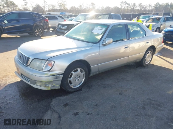 2000 Lexus LS 400 with VIN JT8BH28F9Y0181339, listed as a IAAI auction lot 41589304 with 252,625 mi miles. Bid and sale history available at carsss.com. Image 17.