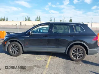 2022 Volkswagen Tiguan SE with VIN 3VV3B7AX5NM042455, listed as a IAAI auction lot 41848427 with 44,631 mi miles and . Bid and sale history available at DreamBid. Image 14.