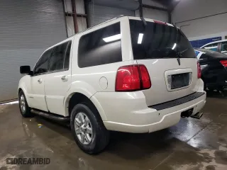 2005 Lincoln Navigator Luxury with VIN 5LMFU28545LJ24815, listed as a Copart auction lot 82611304 with 188,592 mi miles and Salvage Title. Bid and sale history available at carsss.com. Image 2.