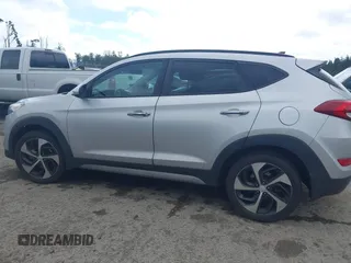 2017 Hyundai Tucson Sport z VIN KM8J33A29HU351910, wystawiony jako IAAI lot #42281390 z przebiegiem 110 522 mil mil oraz . Historia ofert i sprzedaży dostępna na DreamBid. Obrazek 14.