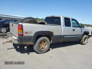 2004 GMC Sierra 1500 SLE z VIN 2GTEK19T741141547, wystawiony jako Copart lot #54749745 z przebiegiem 202 598 mil mil oraz Szkoda całkowita • Salvage title. Historia ofert i sprzedaży dostępna na DreamBid. Obrazek 3.