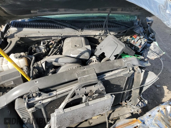 2001 Chevrolet Suburban LS with VIN 3GNFK16T21G162731, listed as a Copart auction lot 83425394 with 231,377 mi miles and Salvage Title. Bid and sale history available at carsss.com. Image 12.