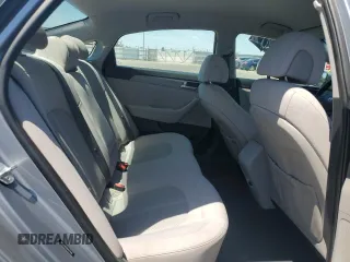 2017 Hyundai Sonata SE z VIN 5NPE24AF9HH477549, wystawiony jako Copart lot #57172315 z przebiegiem 130 643 mil mil oraz Szkoda całkowita • Salvage title. Historia ofert i sprzedaży dostępna na DreamBid. Obrazek 10.