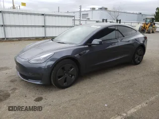 2023 Tesla Model 3 z VIN 5YJ3E1EA5PF705359, wystawiony jako Copart lot #47944865 z przebiegiem 14 066 mil mil oraz Szkoda całkowita • Salvage title. Historia ofert i sprzedaży dostępna na DreamBid. Obrazek 1.