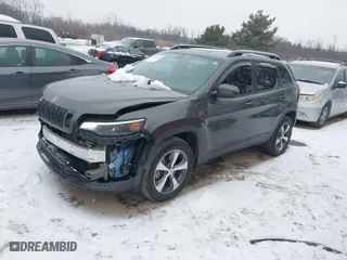 2019 Jeep Cherokee Latitude Plus with VIN 1C4PJMLB0KD453921, listed as a IAAI auction lot 41298815 with 118,879 mi miles. Bid and sale history available at carsss.com. Image 22.