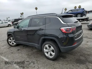 2020 Jeep Compass Latitude z VIN 3C4NJDBB0LT155146, wystawiony jako Copart lot #65617725 z przebiegiem 69 292 mil mil oraz Szkoda całkowita • Salvage title. Historia ofert i sprzedaży dostępna na DreamBid. Obrazek 2.
