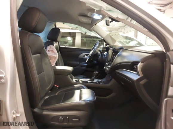2020 Chevrolet Traverse LT Leather with VIN 1GNEVHKW6LJ273022, listed as a IAAI auction lot 41384946 with 87,535 mi miles. Bid and sale history available at carsss.com. Image 5.