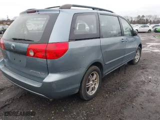 2007 Toyota Sienna CE with VIN 5TDZK23C17S044633, listed as a IAAI auction lot 41819187 with 999,999 mi miles. Bid and sale history available at carsss.com. Image 4.